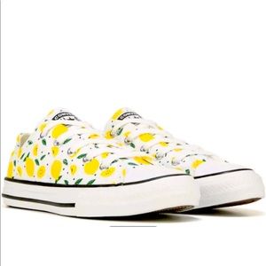 Lemon Converse Low Top. Woman’s size 6